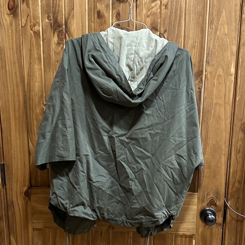 Ladies Green Jacket - Picture 2 of 2